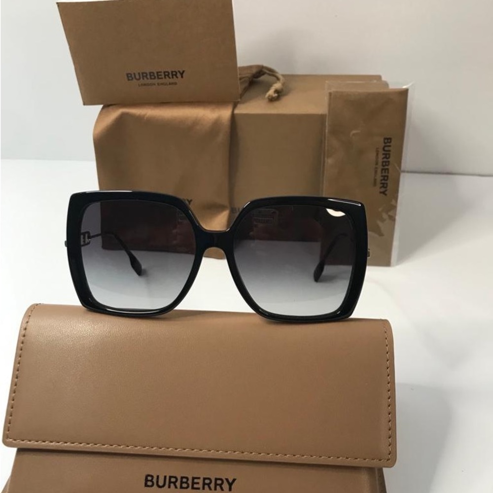 Authentic- 💯- New Burberry BE4332 Luna Sunglasses for Women - Picture 11 of 17